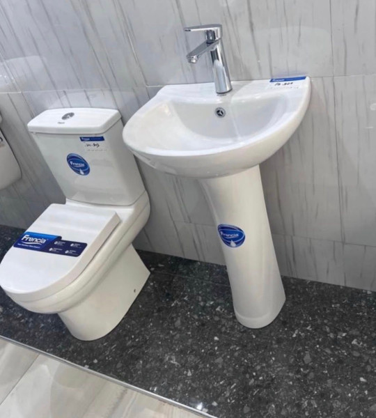 ENSEMBLE WC + LAVABO + ROBINET MITIGEUR